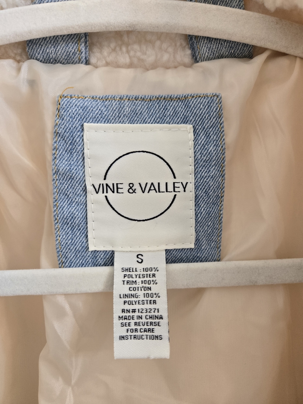 Vine & Valley Sherpa Jacket with Light Denim Trim, Cream & Light Blue, Size S - Picture 2 of 10